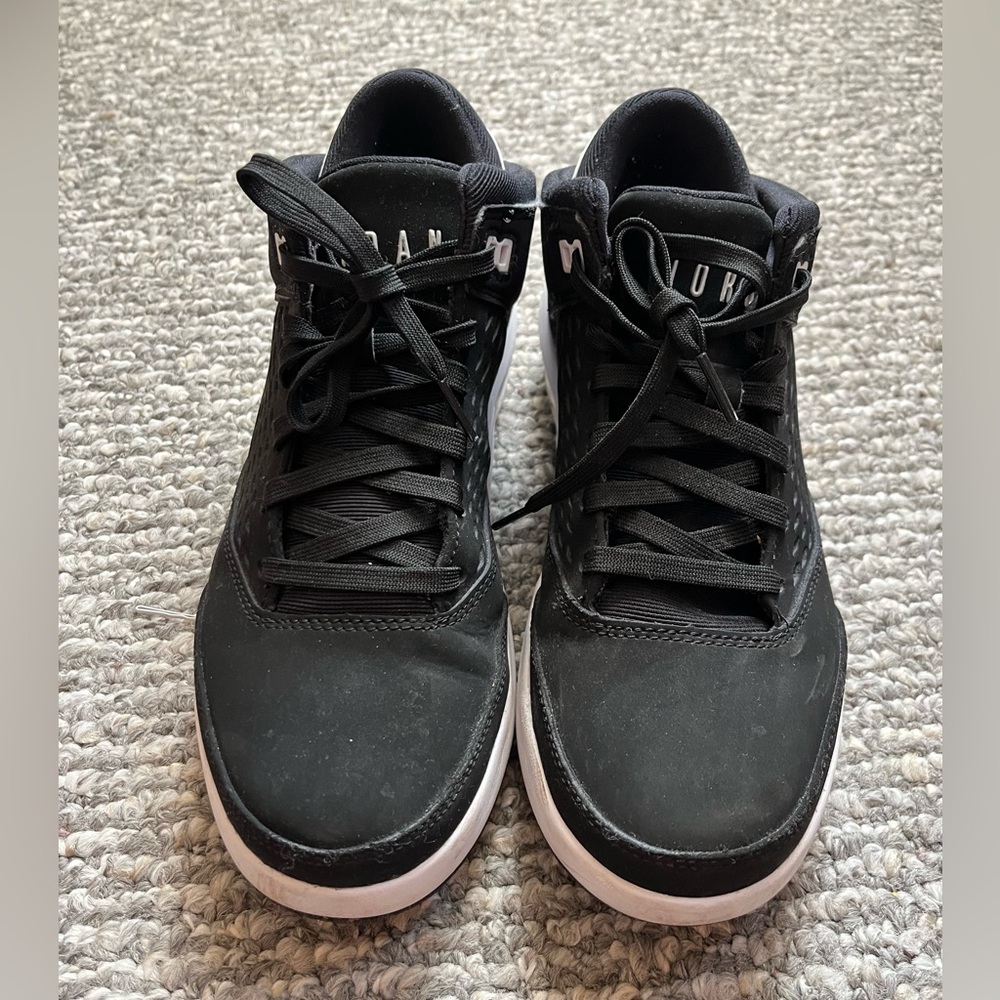 Big boys size 7 Jordan’s black